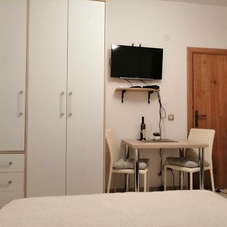 Studio Apartman Irena1 Bijela Ngoại thất bức ảnh