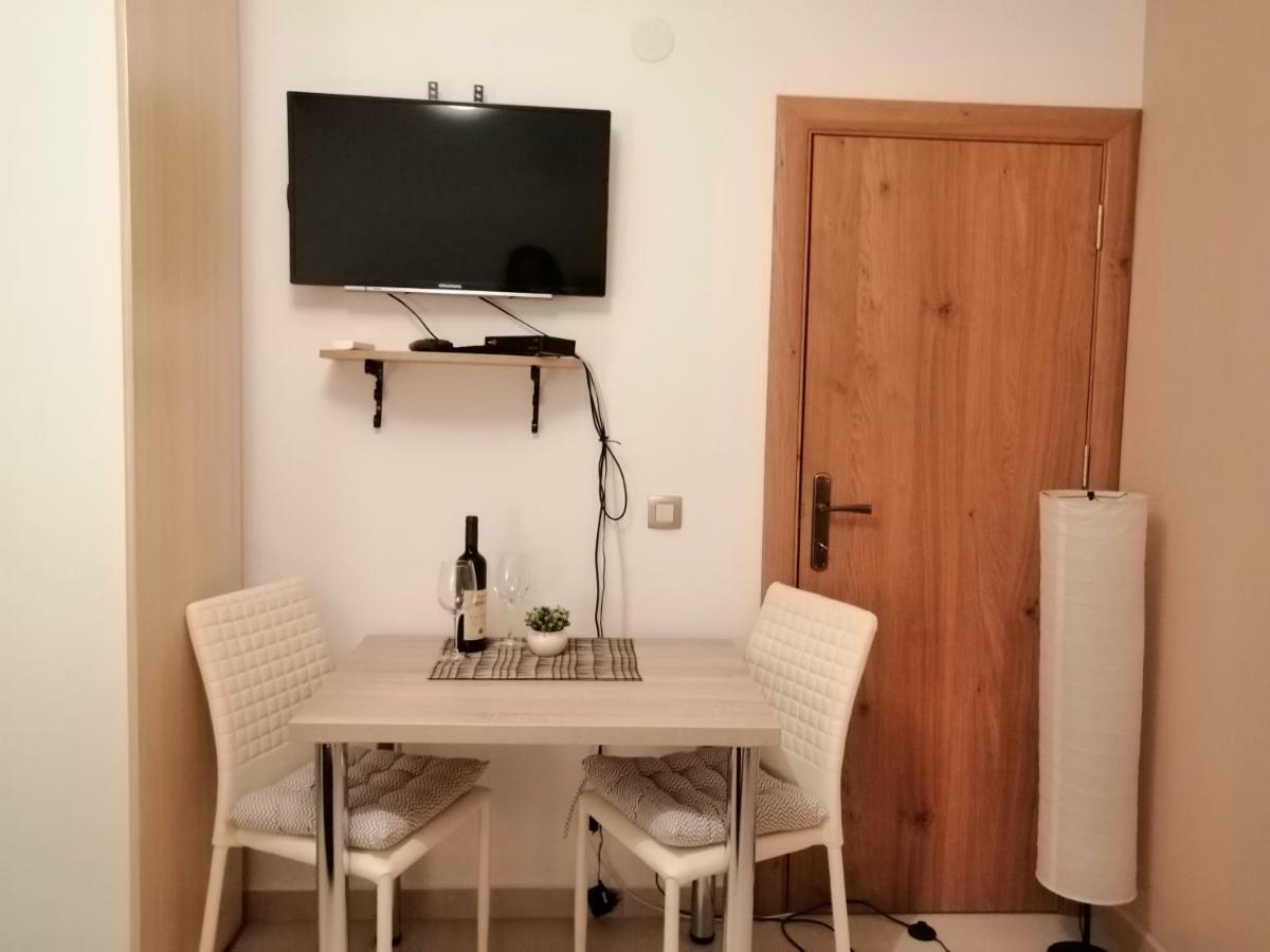 Studio Apartman Irena1 Bijela Ngoại thất bức ảnh